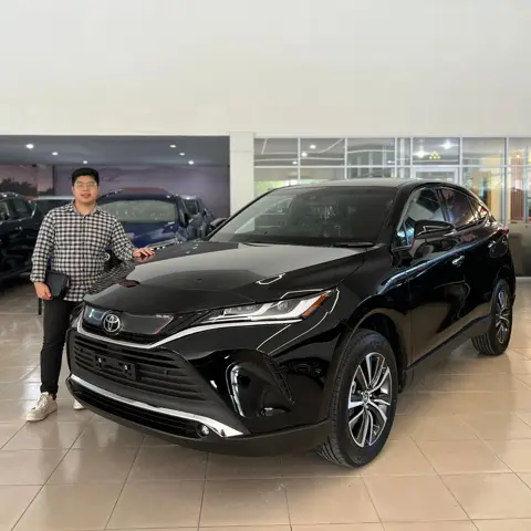 Mr E dengan Toyota Harrier