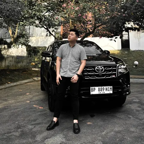 Mr V dengan Innova Zenix