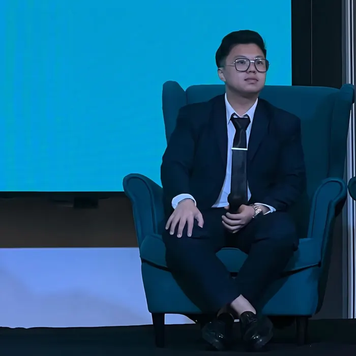 Edy di panel diskusi